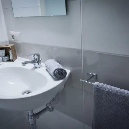 Luna Chiara Сант'Анджелло